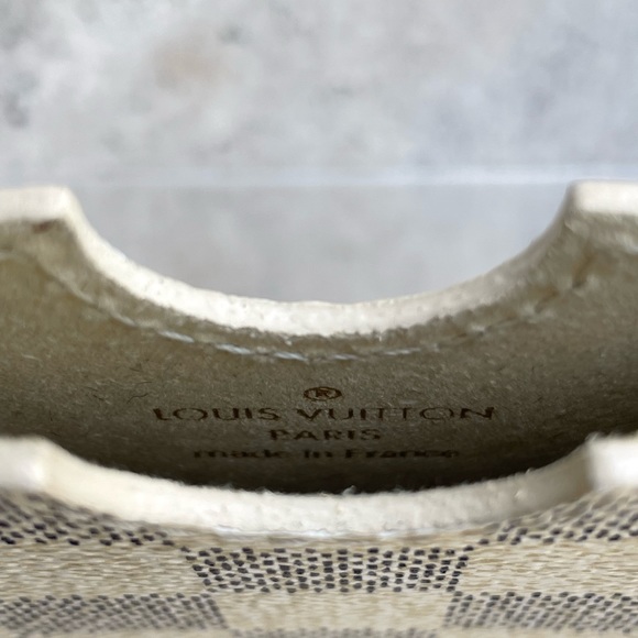 Louis Vuitton Case - Picture 3 of 3